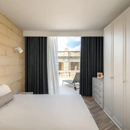 Melita Breeze House בית הארחה 4*